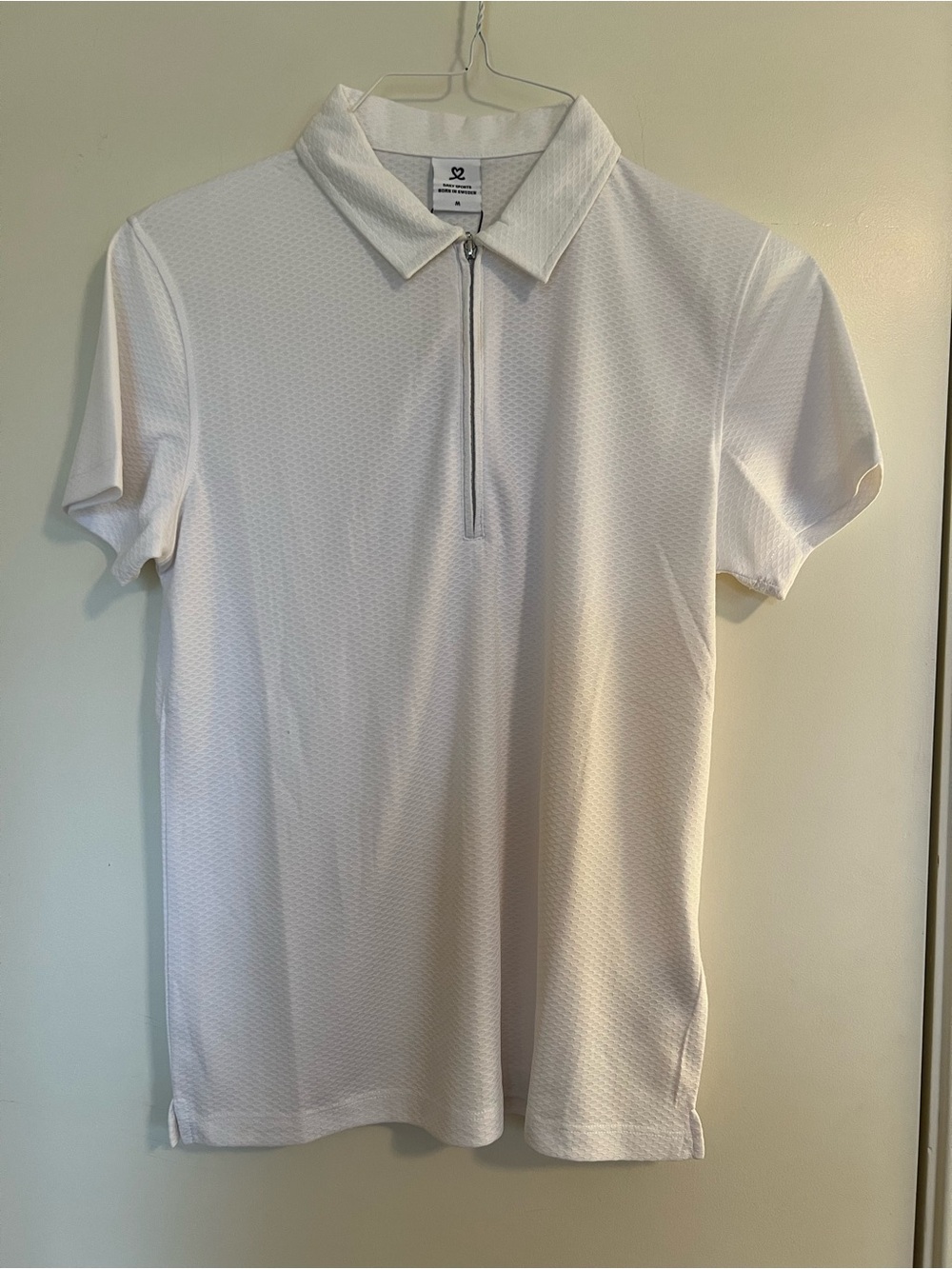 NWT Daily Sports white short-sleeve polo, size M